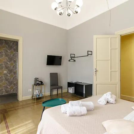 La Finestra Sul Duomo Bed & Breakfast Catania Exterior photo